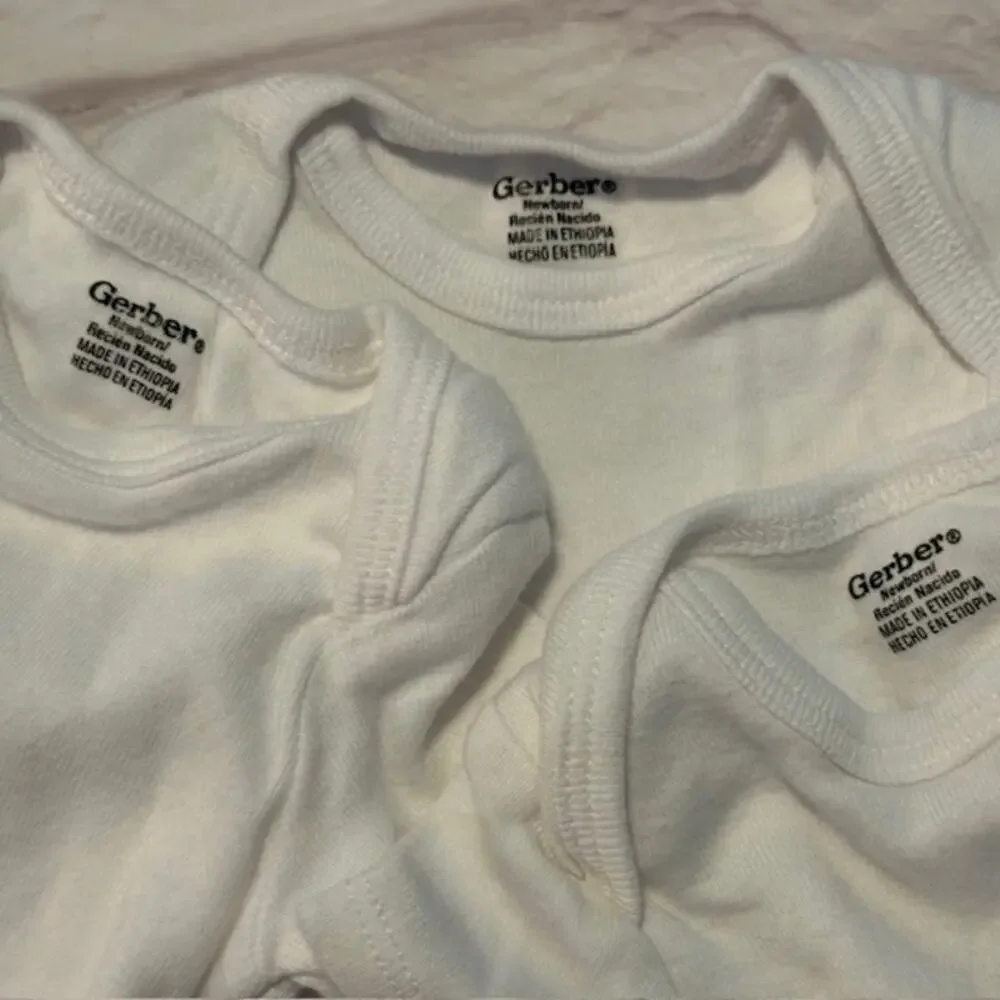 Newborn to 3M Baby Girl Gerber's Carter's Lot of 9 Clothes